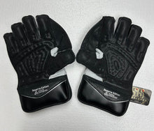 Load image into Gallery viewer, SS Wicket Keeping Gloves Reserve Edition