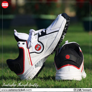 SS Gutsy cricket shoes