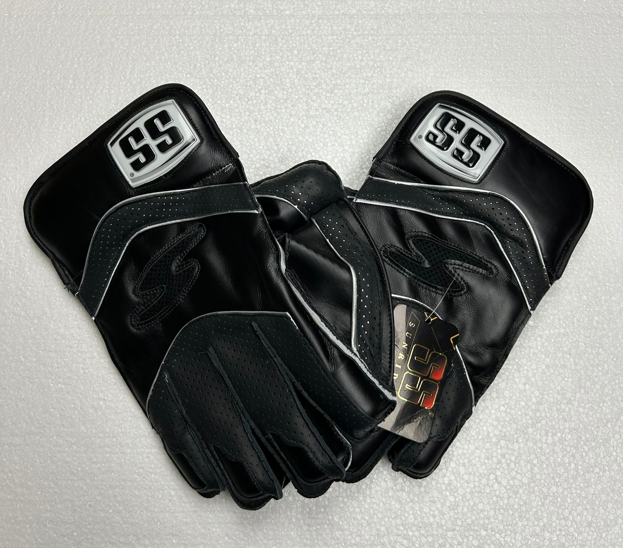 SS Wicket Keeping Gloves Reserve Edition – Black Ash Sports