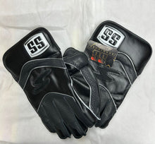 Load image into Gallery viewer, SS Wicket Keeping Gloves Reserve Edition
